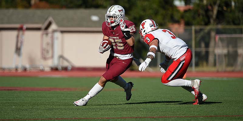FB: Willamette Dominates Second Half in 26-14 Win over La Verne
wubearcats.com/sports/fball/2…