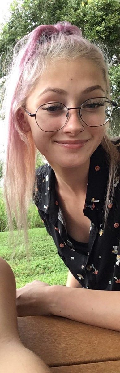 PascoSheriff's tweet photo. PSO deputies are currently searching for Courtney White, a missing/runaway 17-year-old. White is 5’3”, around 115 lbs., with blonde hair dyed purple and pink and has blue eyes. White was last seen on Sept. 10 around 11:30 a.m., in the Bluff Meadow Ct. area of Wesley Chapel. (1/3) https://t.co/JC3lmPlzOg