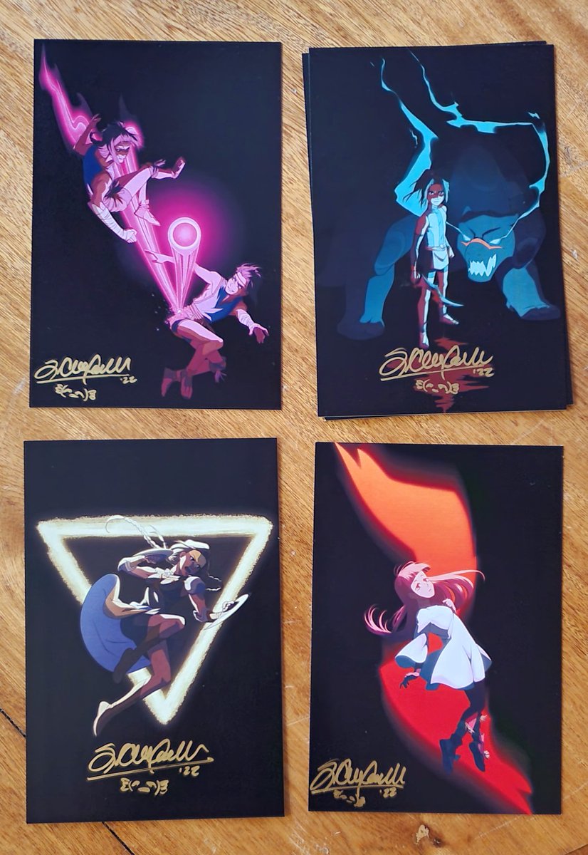 Ryuyin_Ovi's tweet photo. Atención fans de @OnyxEquinoxES

Vean nomas lo que @sofiaealexander nos regaló.

¿Y saben qué es lo mejor?  Que nos dio algunas más para poder regalar.

Próximamente estaremos viendo la dinámica para regalar algunas de ellas a los seguidores de esta serie
@crunchyroll_la https://t.co/5jUDv9p5Ve