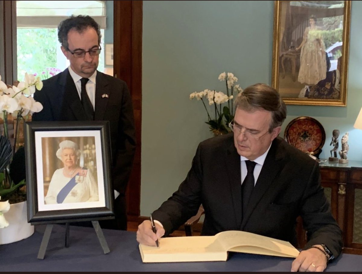 m_ebrard tweet picture