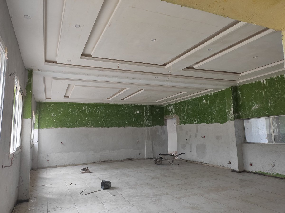 universitelabe's tweet photo. ...Aujourd'hui, grâce au dynamisme des nouvelles autorités de l'Université, ce bâtiment va abriter le Tech Hub, un projet qui consiste à la création d'un Centre d'innovation techno...https://t.co/GxMJuhh8gi
@Mesrs_Gn @PNUDGuinee
#ITC @Fondation_OGN
#UL2022 #LabInTech #LabeBouge https://t.co/FaeX3uqPiJ