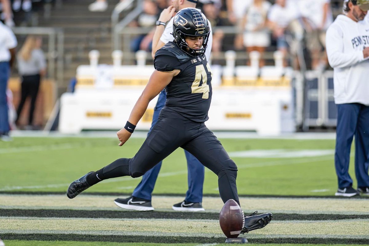 Congratulations @Caleb_Krockover on your college football debut!!! First point of many!!! #CollegeFootball #BoilerUp #BeatISU @KrockPhoto @BoilerKrock @BoilerFootball