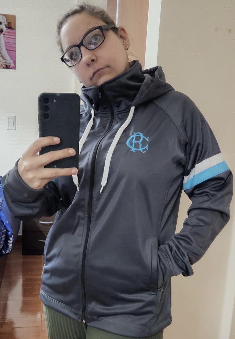 induRC1903's tweet photo. ¡Gracias Daia Rocha por confiar en nosotr@s! 💙🤍🎓

#indumentariarc #indumentariaracing #RacingPositivo #ropaderacing #racingclubdeavellaneda #RacingClub #LaAcade #todosjuntos #ElCilindro #racing #LaAcademia #Campera #CamperaRC #cuadro3D  #Soquetes #SoquetesRC https://t.co/SKZl10oRpw
