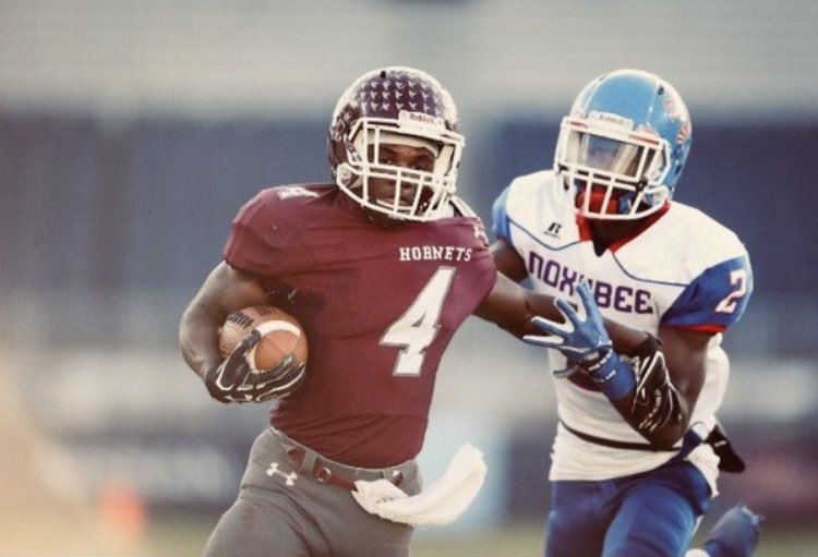 _MrCoachWallace's tweet photo. Last night @Eli_Smith3 became the 4th back in school history to rush for 300 yards in a game. 🐝🏈‼️ https://t.co/pqUW9p2O8F