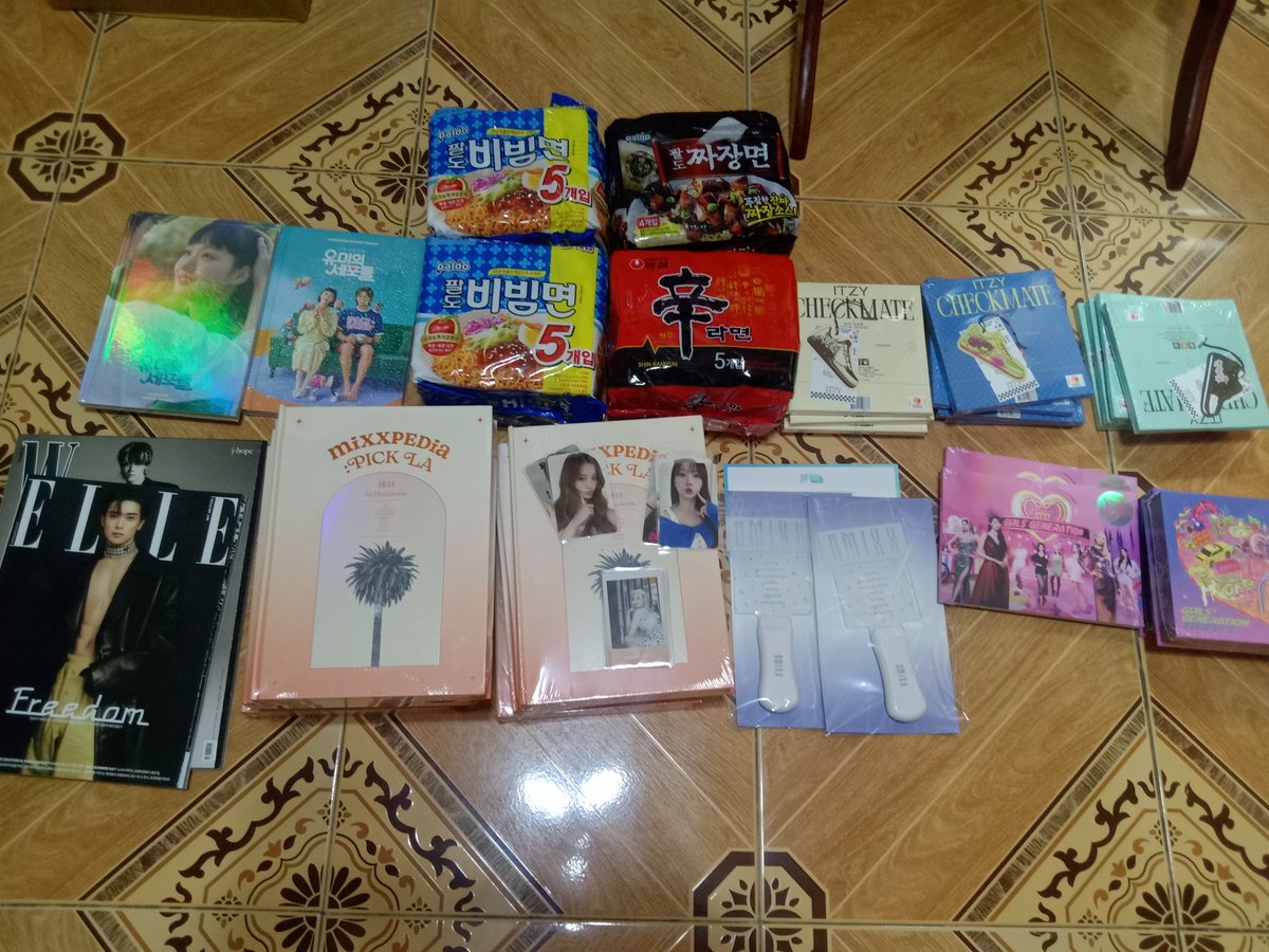 MerchHouse_'s tweet photo. Arrived at Local Address
-Special Pasabuy K-Foods
-August Magazine
-NMIXX 1st Photobook
-NMIXX Fanlight
-Itzy Checkmate Special Edition
-Girls Generation Forever 1
-Yumi's Cells OST Album
Tysm for trusting us Fam! π€β€οΈ
#MerchHouseProof https://t.co/4qM7JX8eGR