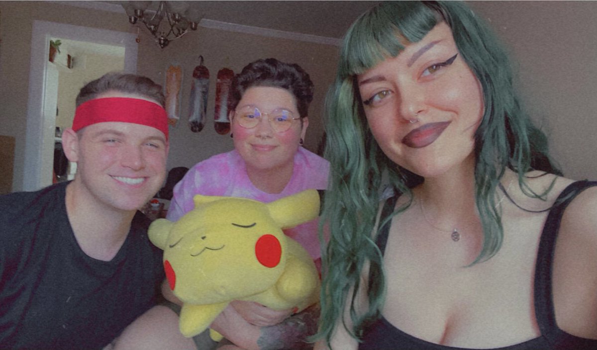 ✨Chaps, Tyler and Zo Show✨

🖤live with drinks, community games and possible shouting!!