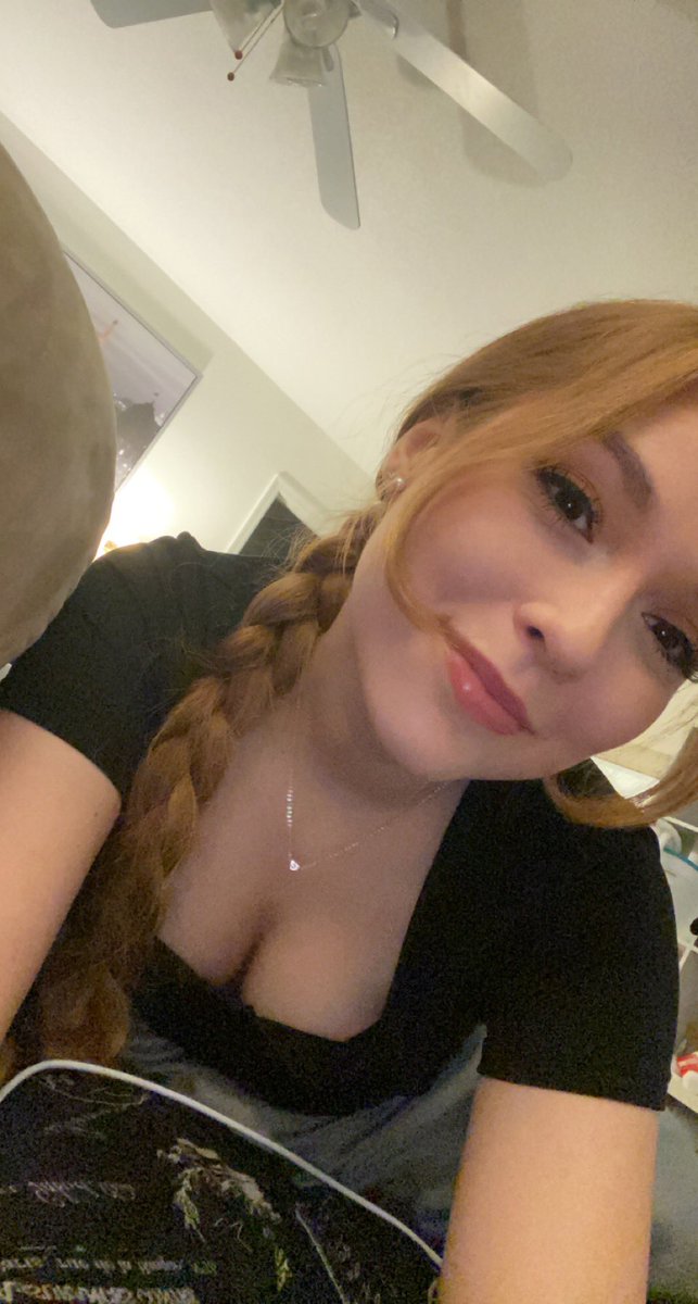 chas☁️ tweet media