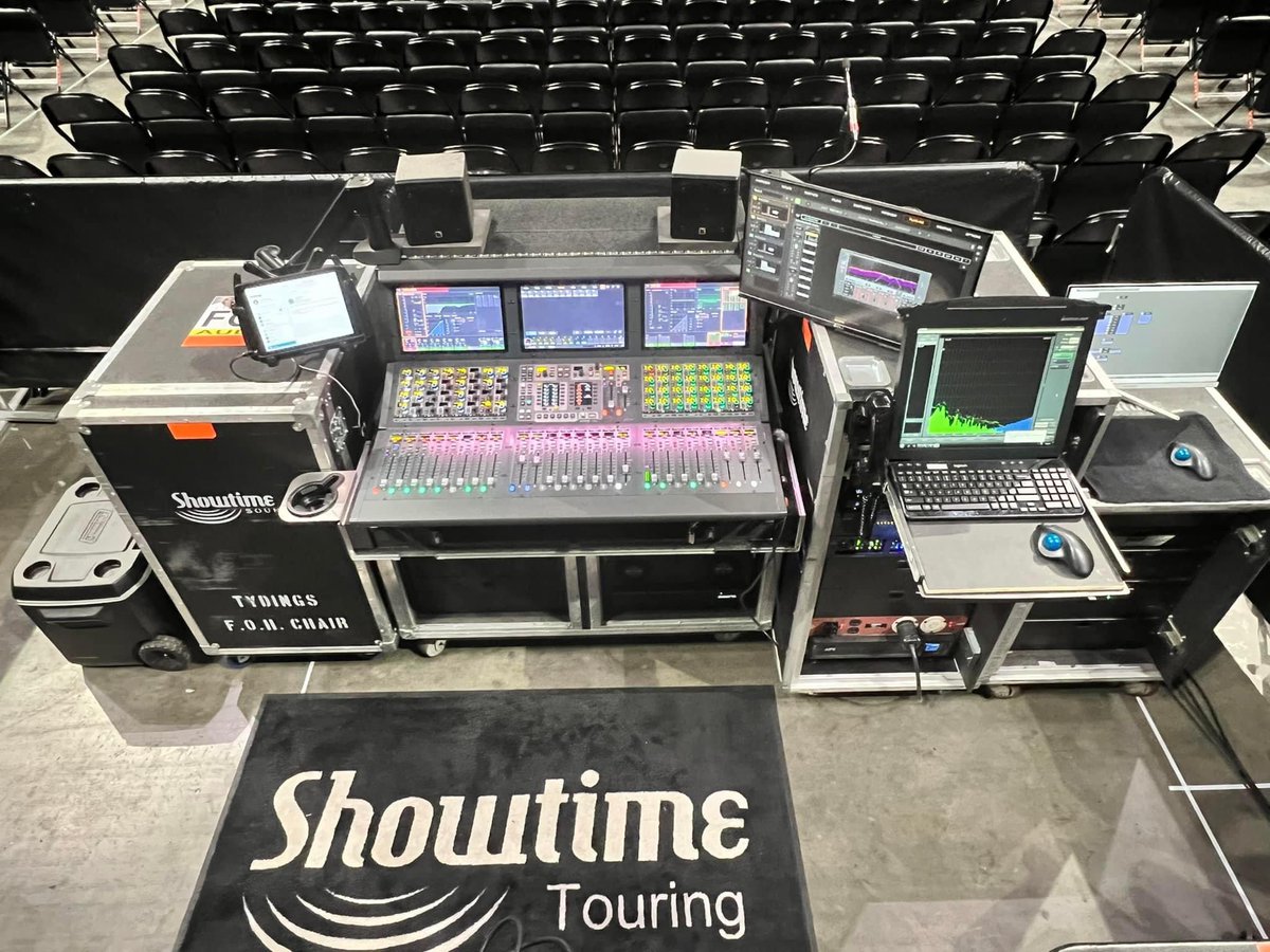 Showtime_Sound's tweet photo. With desks like these, the office isnโt so bad! Our team just wrapped 2 sold out ATL shows with Kevin Hart. Next up, Nashville! ๐ธ: @sttc22
@L_ACOUSTICS @TELEFUNKEN_Mics @AvidLiveSound @MALighting @StateFarmArena
#showtimetouring #TourLife #RealityCheckTour2022 #KevinHart https://t.co/FJJjaimini