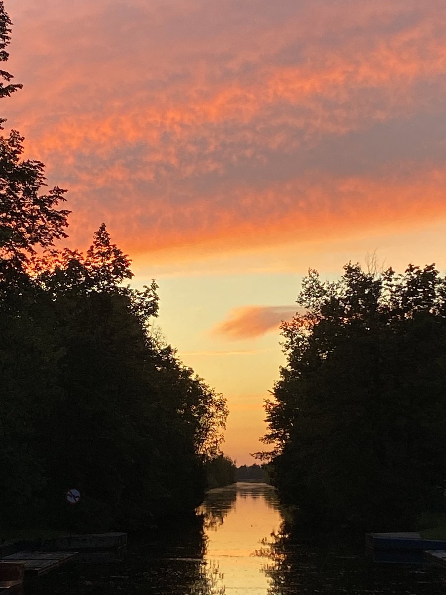 jghndrsn's tweet photo. And may I say the #TayCanal never looked better?
First adventure in a @ParksCanada #oTENTik near the Lower Beveridges Locks. #RideauFerry #RideauLakes https://t.co/rWdRN0lxXu