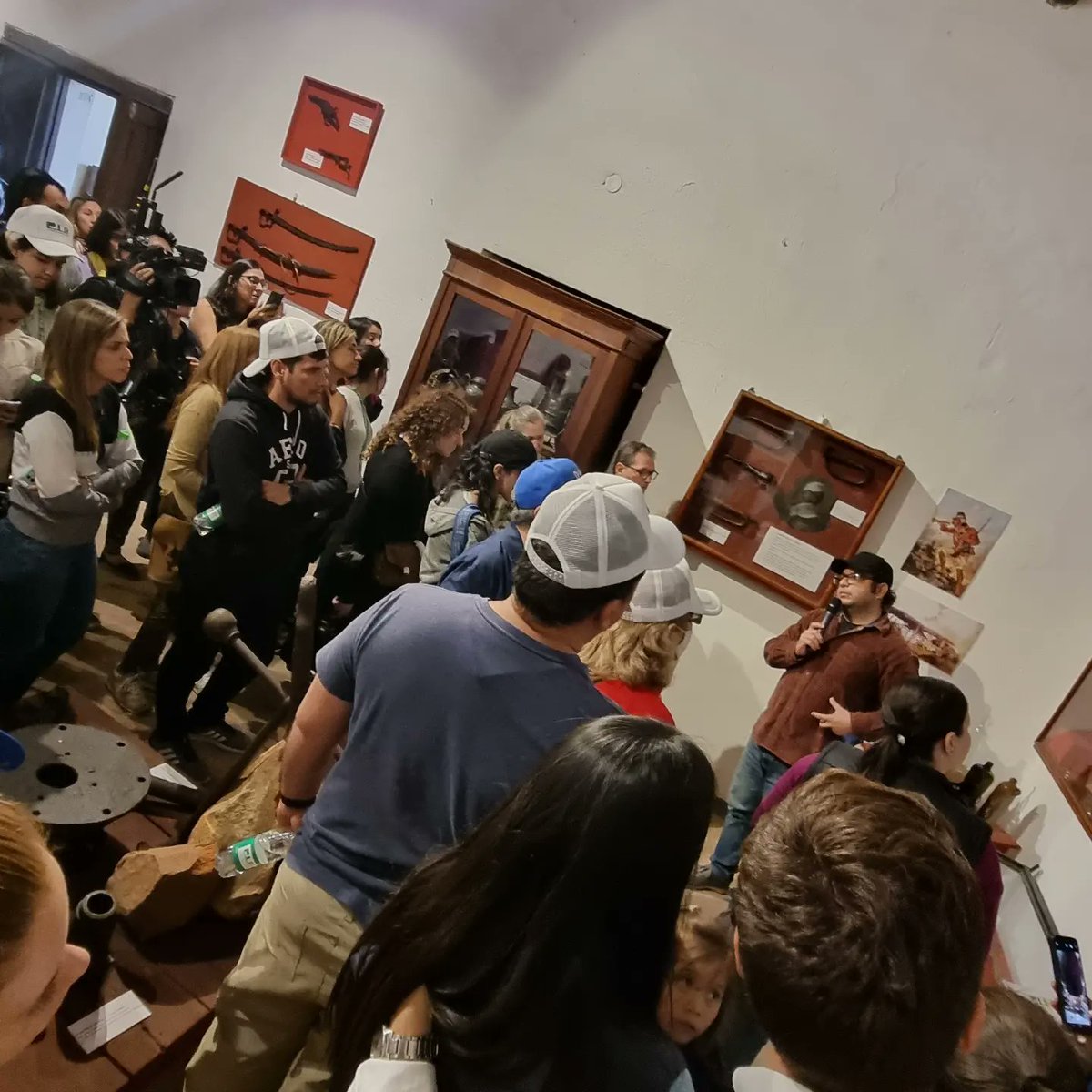 PyUniversitaria's tweet photo. Así vivimos hoy el Walking Tour 🏛🚶♂️
Más de 200 personas asistieron al evento presencial, la actividad contó con transmisión en vivo por Facebook Live.
#CU #CooperativaUniversitaria #WalkinTour #49añosCU https://t.co/wRgss3CVmr