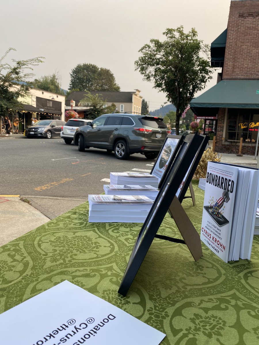 cyrusk's tweet photo. Selling copies of @BombardedB in @cityofissaquah tonight during #artwalk 
https://t.co/7GCZ2UYxjS 

@ForewordReviews

 #BookTwitter #BookBoost #BookWormSat #BookTour #BookLover https://t.co/lwaoNwFdUX