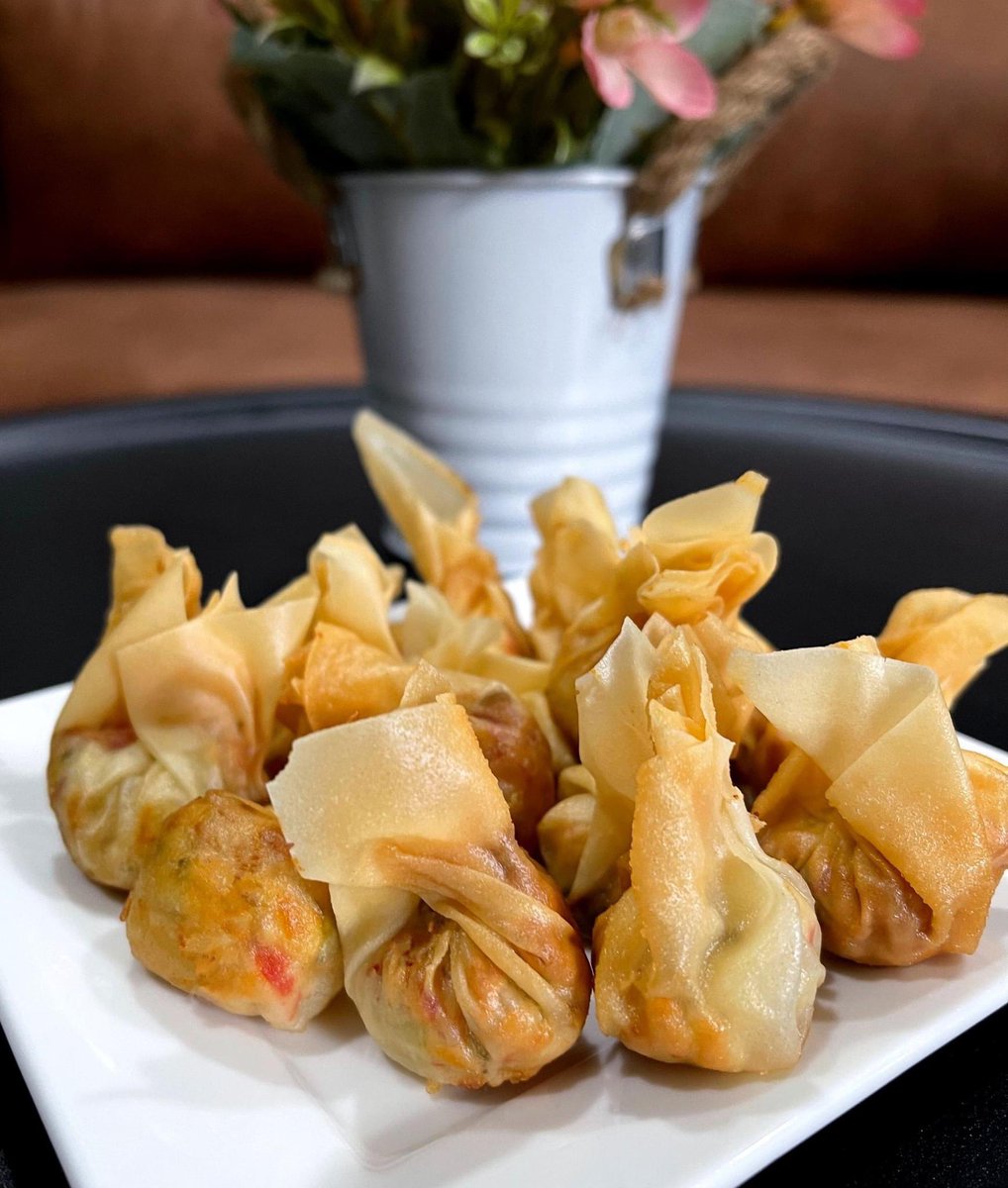 MalayFoodHunter's tweet photo. Resepi CRAB RANGOON hanya guna 5 bahan saja.

Cicah pulak dgn sos thai. Fuhhhh layannn https://t.co/4f37hPAPZw
