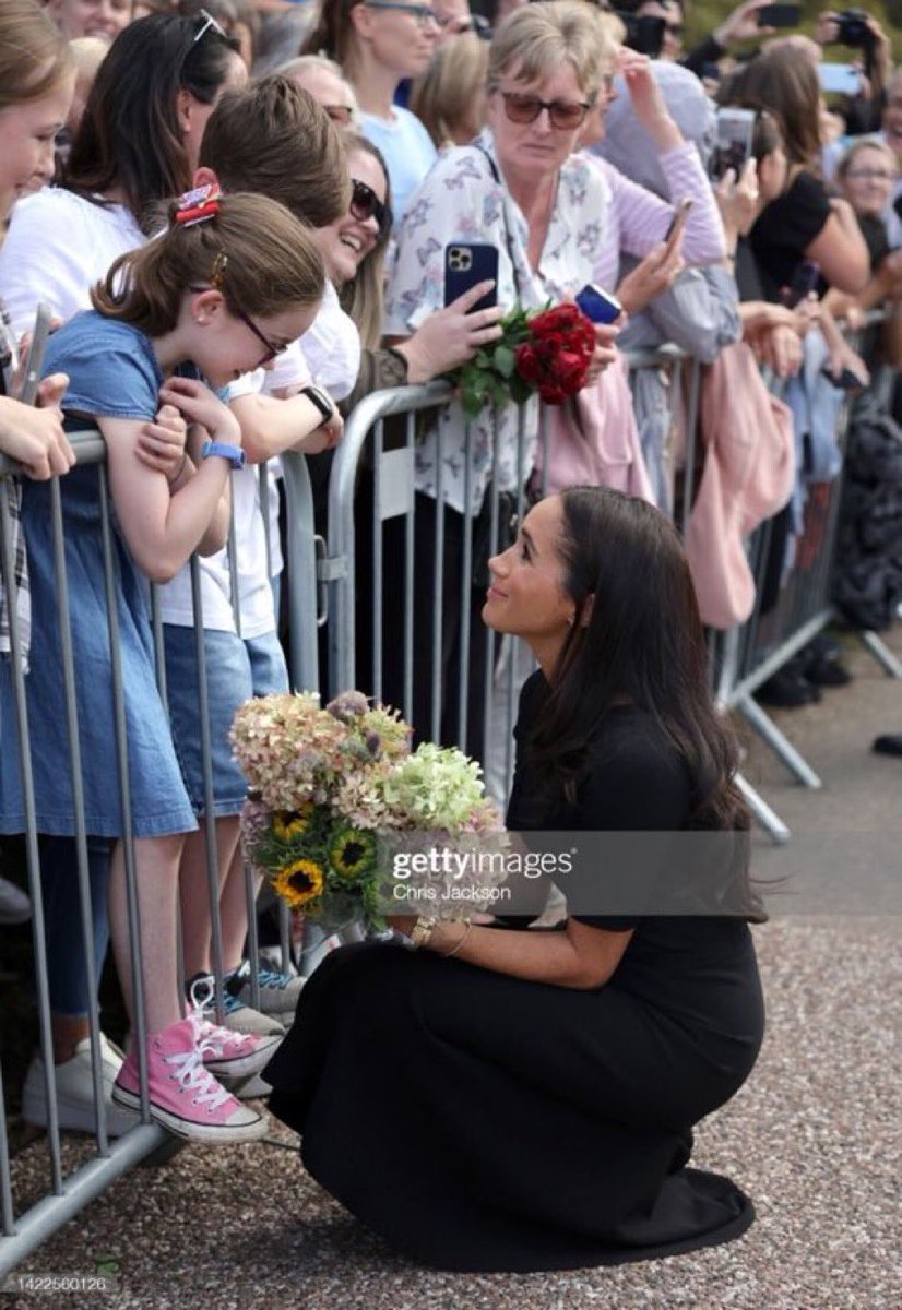 Blu_Alexia_'s tweet photo. It’s been quite clear that the fabricated hate towards Meghan, Duchess of Sussex lives only on social media,&amp; that’s where it will die.The real people have come out &amp; shown how much they love the Sussexes and that’s what matters.Not the fucking trolls huffing &amp; puffing on twitter https://t.co/1ekvGVDpAN