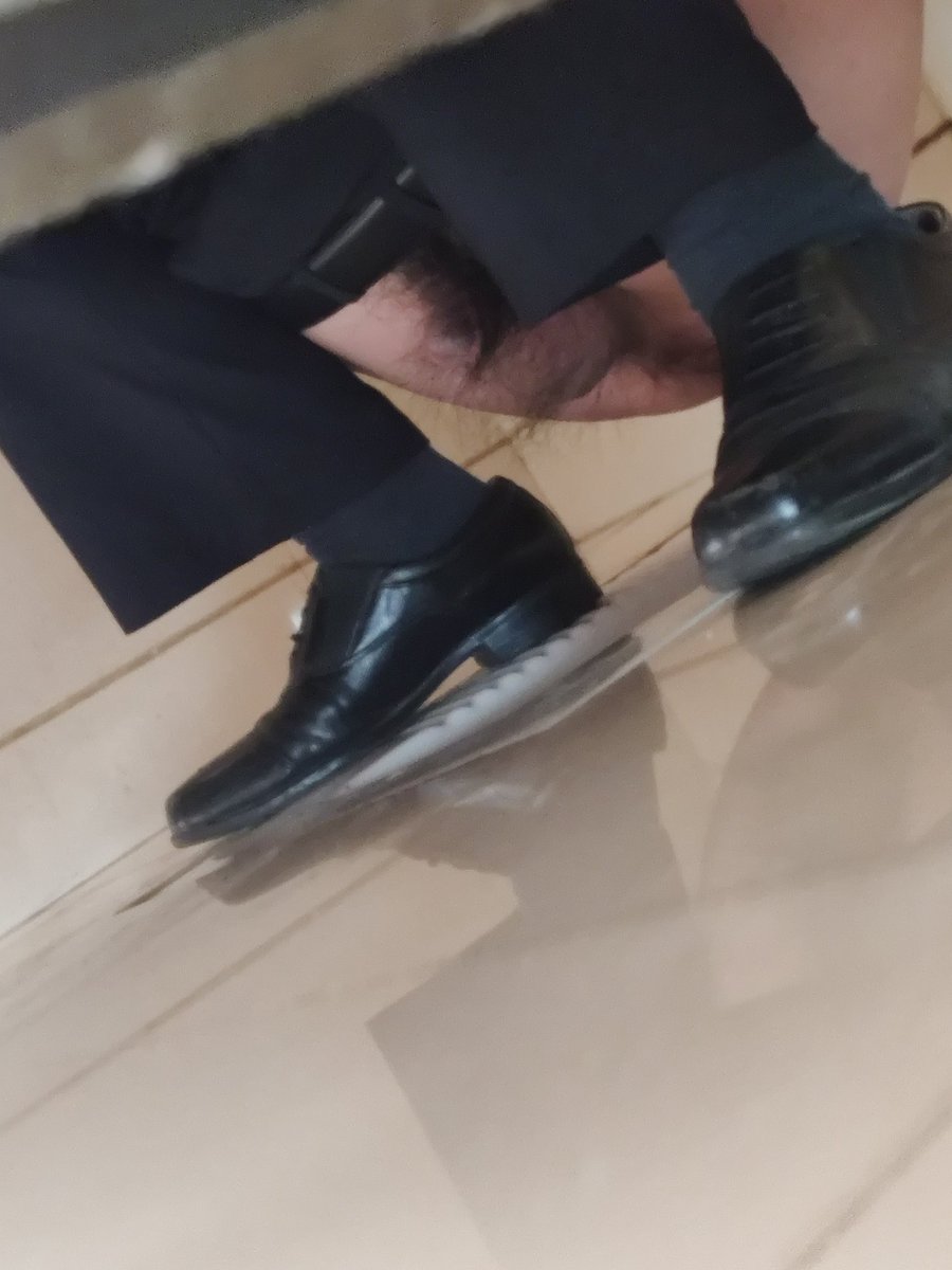 手机废了，拍的不清晰，支棱着的毛毛看着有点性感😃😃