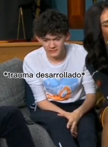 sofyangi_'s tweet photo. @Arix05 Y yo aquí esperando la actualización de #ATDLLL, la cual probablemente no va a llegar🤡🤡🤡 https://t.co/co25o0ZOmH