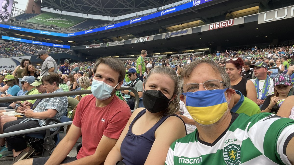 TLButton's tweet photo. #Sounders #soundersmatchday #smokey #maskday https://t.co/YaX6VOzf9X