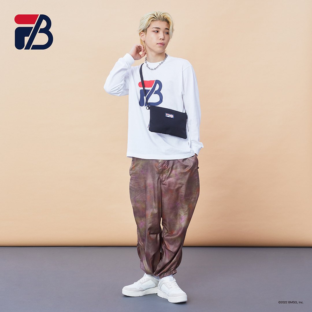 BE:FIRST FILA シュント 着用モデル サコッシュ 黒 | www