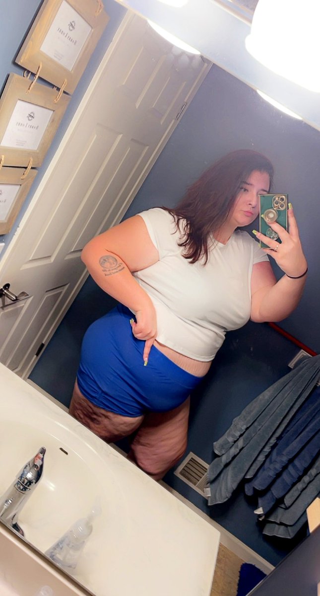 6ft2_bbw_amazon's tweet photo. 💋 https://t.co/1SBVAPJwS0