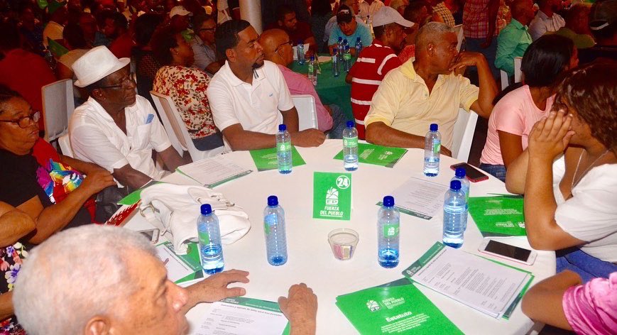 keylaReyna04's tweet photo. En el día de hoy directora digital de nuestro partido, el taller "Aprender Haciendo", a los dirigentes de los municipios de Jarabacoa, Constanza, la Vega y las provincias de Monseñor Nouel y Espaillat.

Seguimos avanzando en materia digital. 

#KeylaReyna🇩🇴  #FuerzaDelPueblo https://t.co/9xjNpwgL17