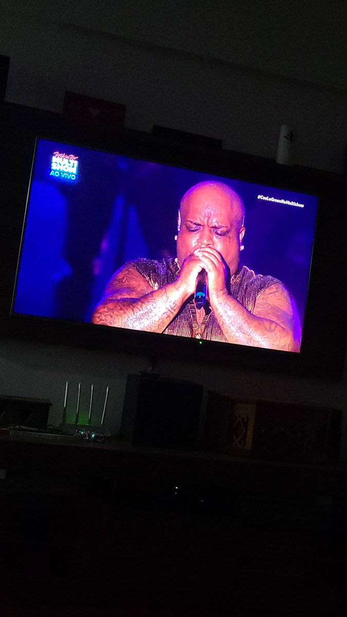 CleitorGislon's tweet photo. Que show espetacular esse do @CeeLoGreen no @rockinrio. Simplesmente entregando tudo. #RockInRioMultishow #RockinRio2022 https://t.co/4dTpz4g6lJ