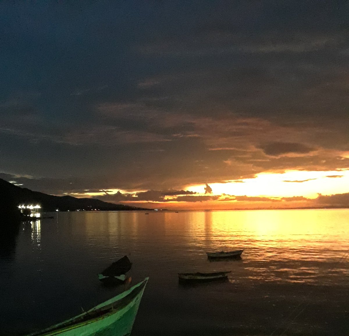 victormarquezf's tweet photo. Atardecer en San Antonio del Golfo, edo. Sucre https://t.co/mkAnjfCYBI