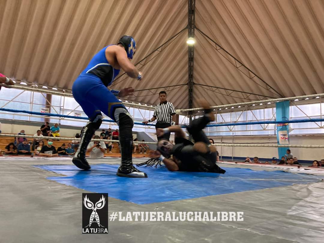 LaTijeraLucha's tweet photo. #Pasión, #Magnético y #SuperBrazo se llevan la lucha especial en el #ParqueEcologico18DeMarzo derrotando a #Takle, #Yoruba y #Catarsis en la función de #ProduccionesTragedias y la #DiputadaGabySalido...
#latijeraluchalibre https://t.co/54IQ2P3nbJ