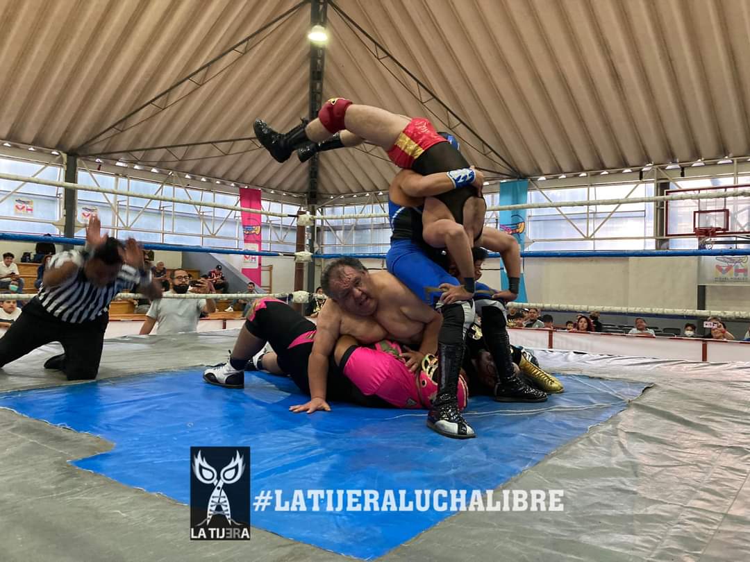 LaTijeraLucha's tweet photo. #Pasión, #Magnético y #SuperBrazo se llevan la lucha especial en el #ParqueEcologico18DeMarzo derrotando a #Takle, #Yoruba y #Catarsis en la función de #ProduccionesTragedias y la #DiputadaGabySalido...
#latijeraluchalibre https://t.co/54IQ2P3nbJ