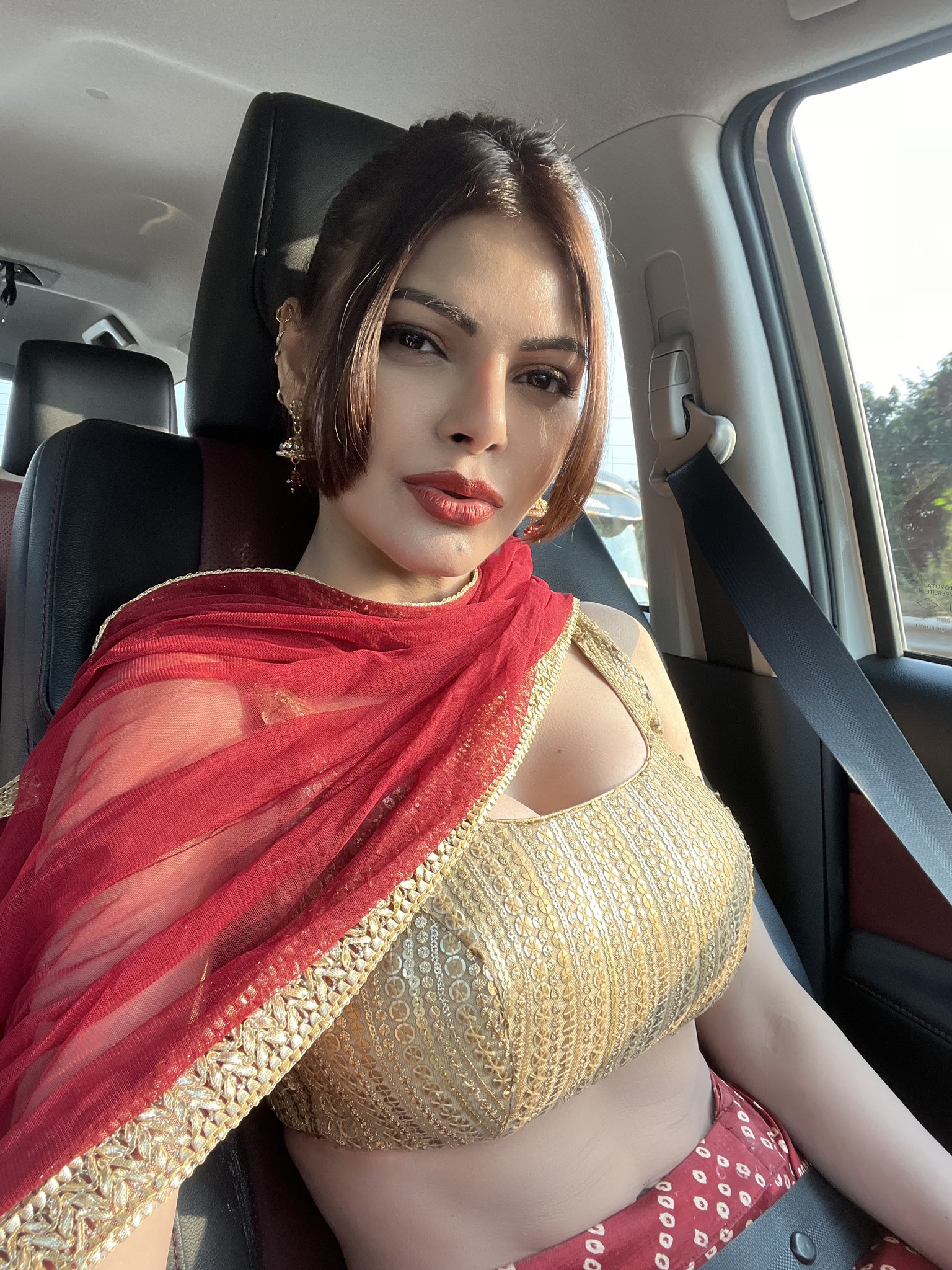 एक ताज़गी, एक एहसास, एक ख़ूबसूरती, एक आस, एक आस्था, एक विश्वास.. यही है एक अच्छे दिन की शुरुआत #सुप्रभात #जय_श्री_कृष्ण https://t.co/1ANPdEgb5E