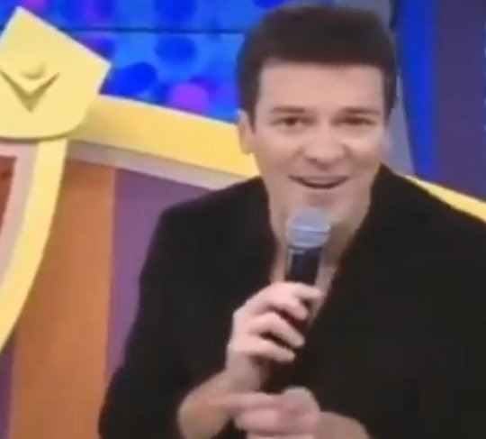 / colocando o terno

Eu vou ser o padre no casamento de itadori e Megumi, dêem licença