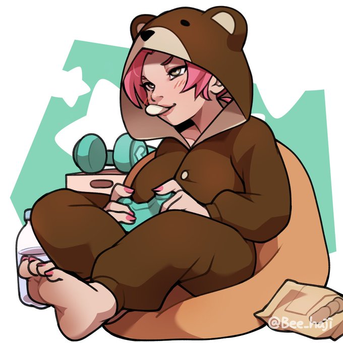 thank you for the commission. their OC with Lain's pajamas 