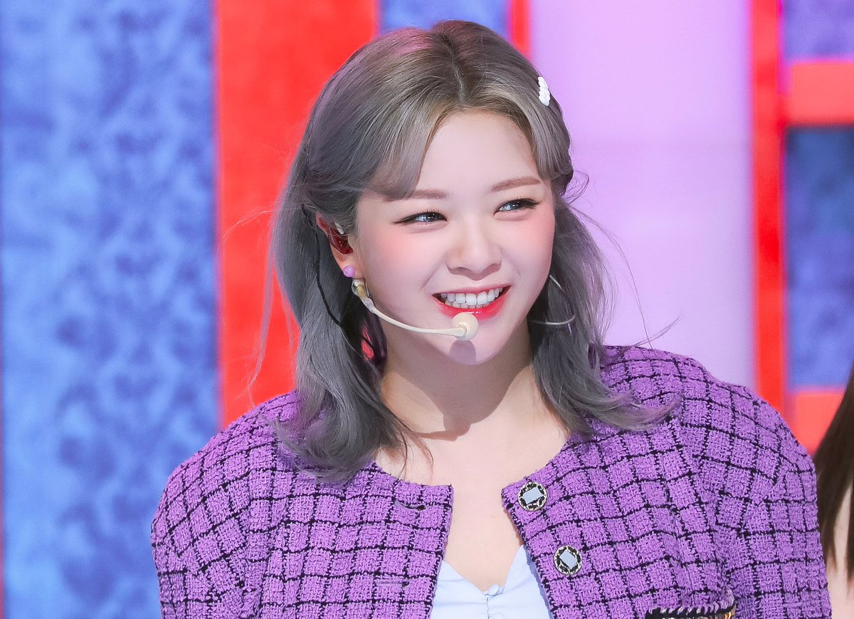 jeongyeonhour's tweet photo. can y'all qrt with your favorite jeongyeon pic or vid, i'm kinda sad and tired https://t.co/7CNxF1ULsm