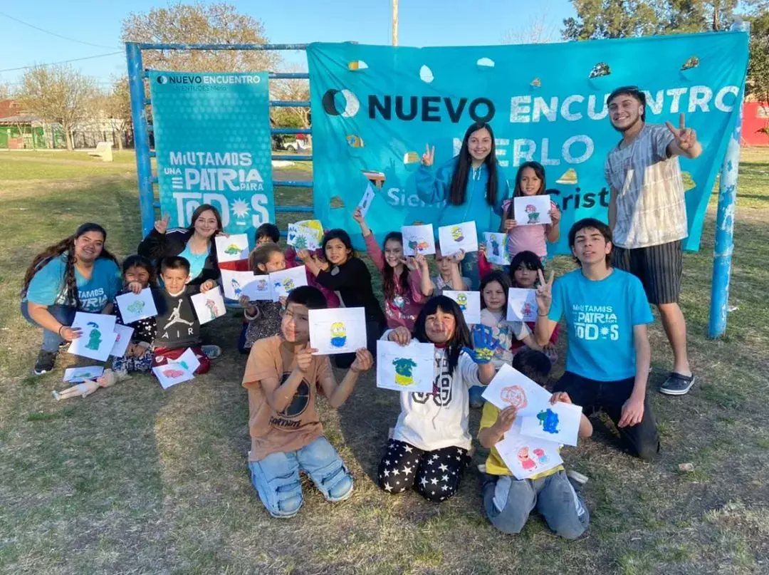 EncuentroMerlo's tweet photo. #PlazaRecreativa en #AltosDeMerlo

✌️ Junto a las infancias y familias del barrio pasamos una tarde de diferentes juegos, pintada de dibujos y cerramos con una rica merienda. 

Actividad a cargo de les compas de @juvenemerlo https://t.co/CIYWvym4S0