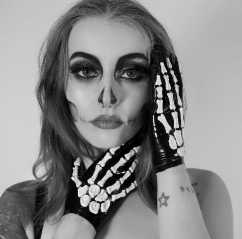 The ‘Skeleton Cropped Gloves’ 👻 Online in time for Halloween 👻 (p.s. order in the next 14 days to avoid rush fees) 👻 Find them here: linktr.ee/vexclothing