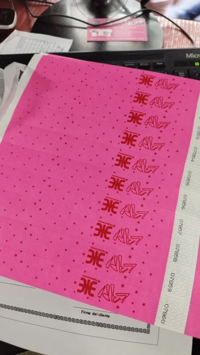 irmaruisenor's tweet image. Hoy hoy #Lapi y @Termi4Eva para despedir a #aggromance 🖤 line up 100/100 🖤 mi primer b2b oficial con @cammimuu 💜