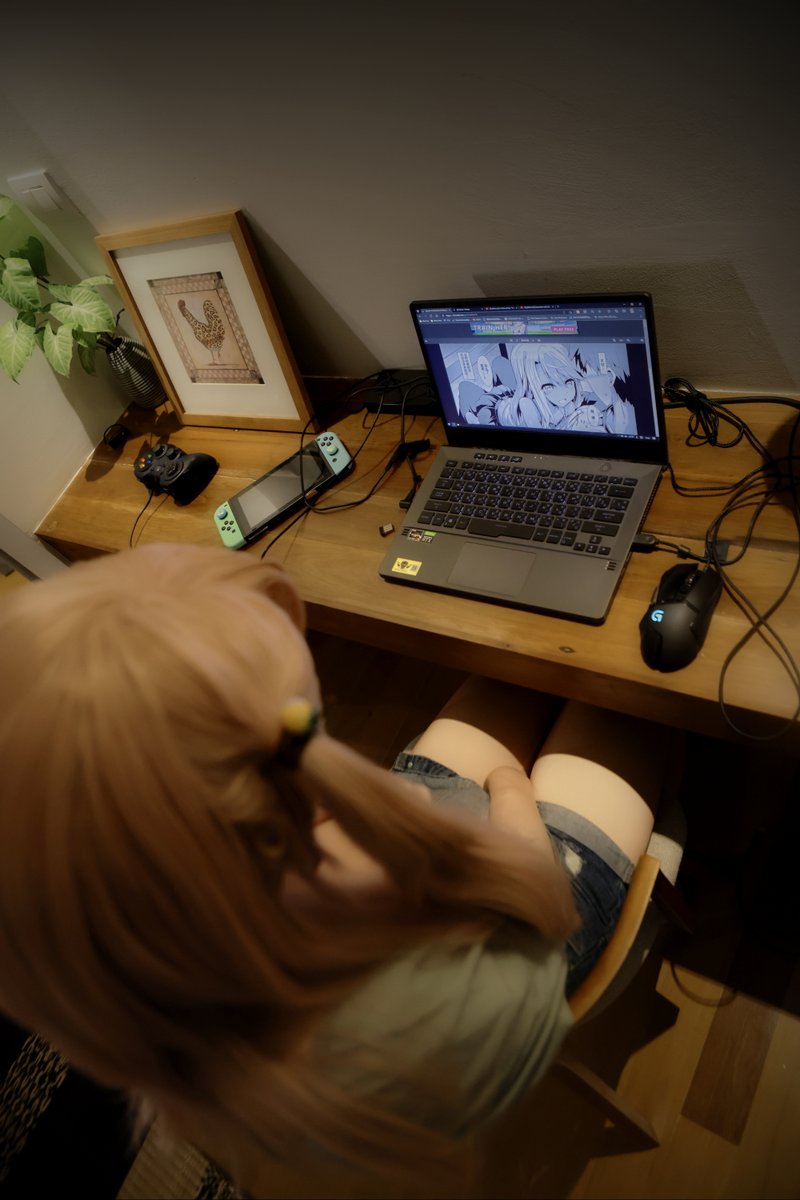 Fleurdrisa's tweet photo. I caught her reading a naughty comic late at night ⚠️
我抓到他夜晚在看色情漫畫 🫢

Photo: @TohmaMasaki https://t.co/6InIDcQFGU