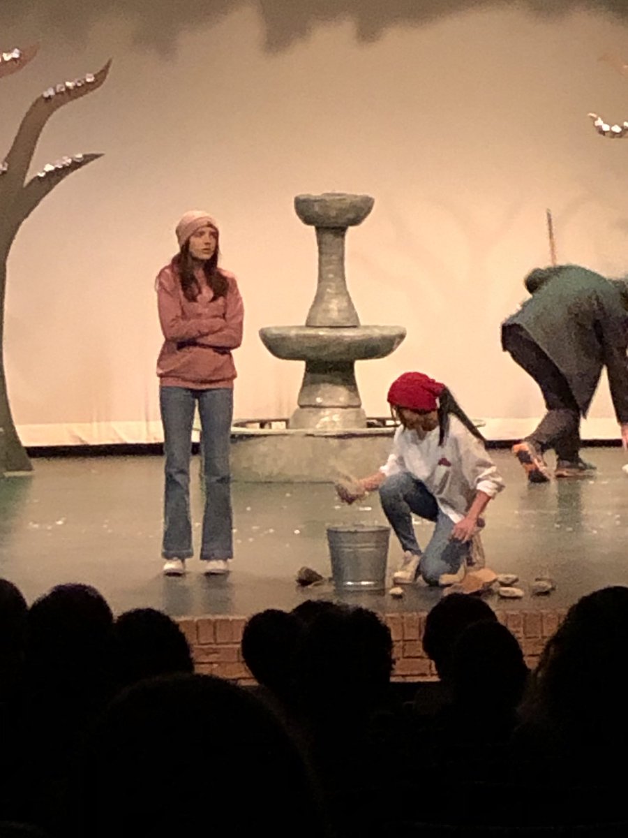 NNHSposey's tweet photo. Amazing freshman/sophomore talent in the NNHS play Bethel Park Falls tonight!!!  #Driventoperform https://t.co/7TsZc40GcR