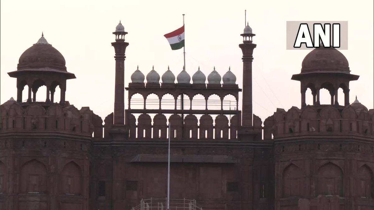 ANI's tweet image. Delhi | National flags at Red Fort and Rashtrapati Bhavan fly at half-mast as one-day state mourning is being observed in the country following the demise of Queen Elizabeth II.