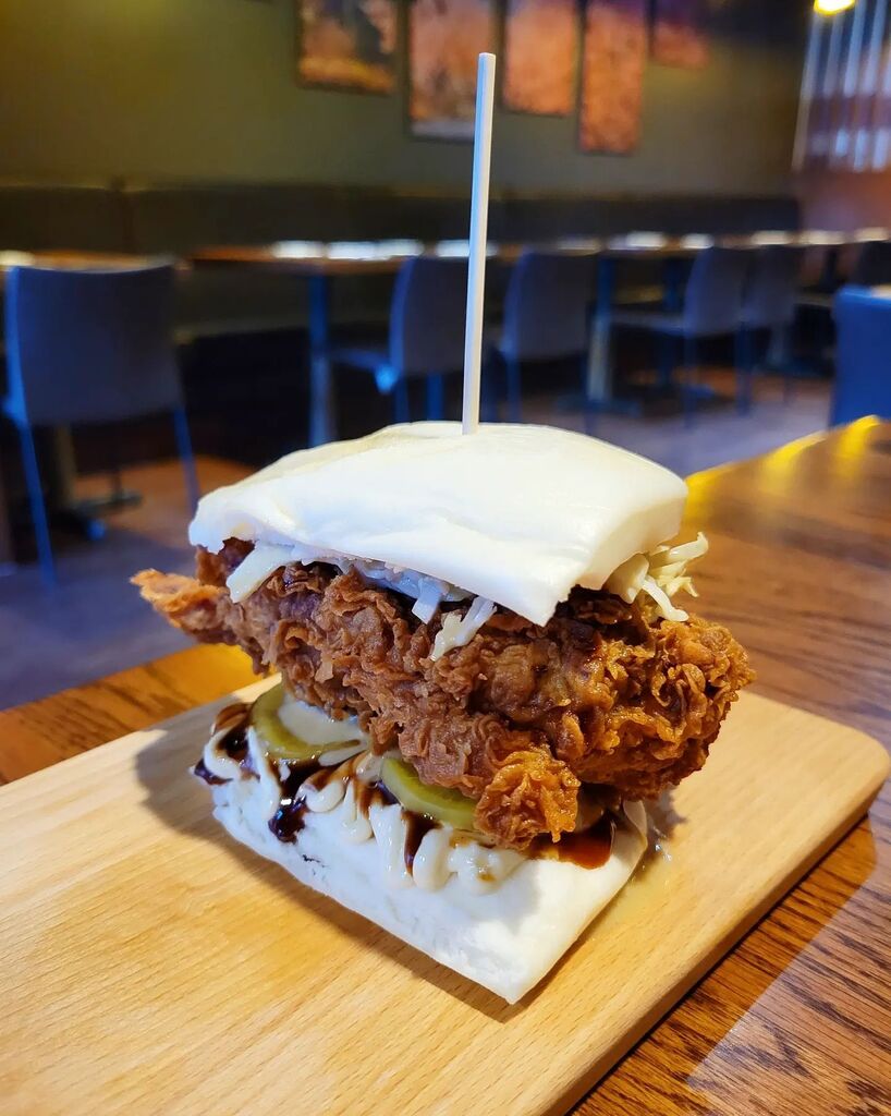 krispybites's tweet photo. NEW Japanese restaurant @yutakayeg just took over @nudoruramen's space on Whyte Ave. They are in their soft opening phase, so the menu is somewhat limited but features unique offerings. I tried a few items and overall I enjoyed my meal.

1) Fried Chicken… https://t.co/PQUghHIg8p https://t.co/8vKqGXCuXG