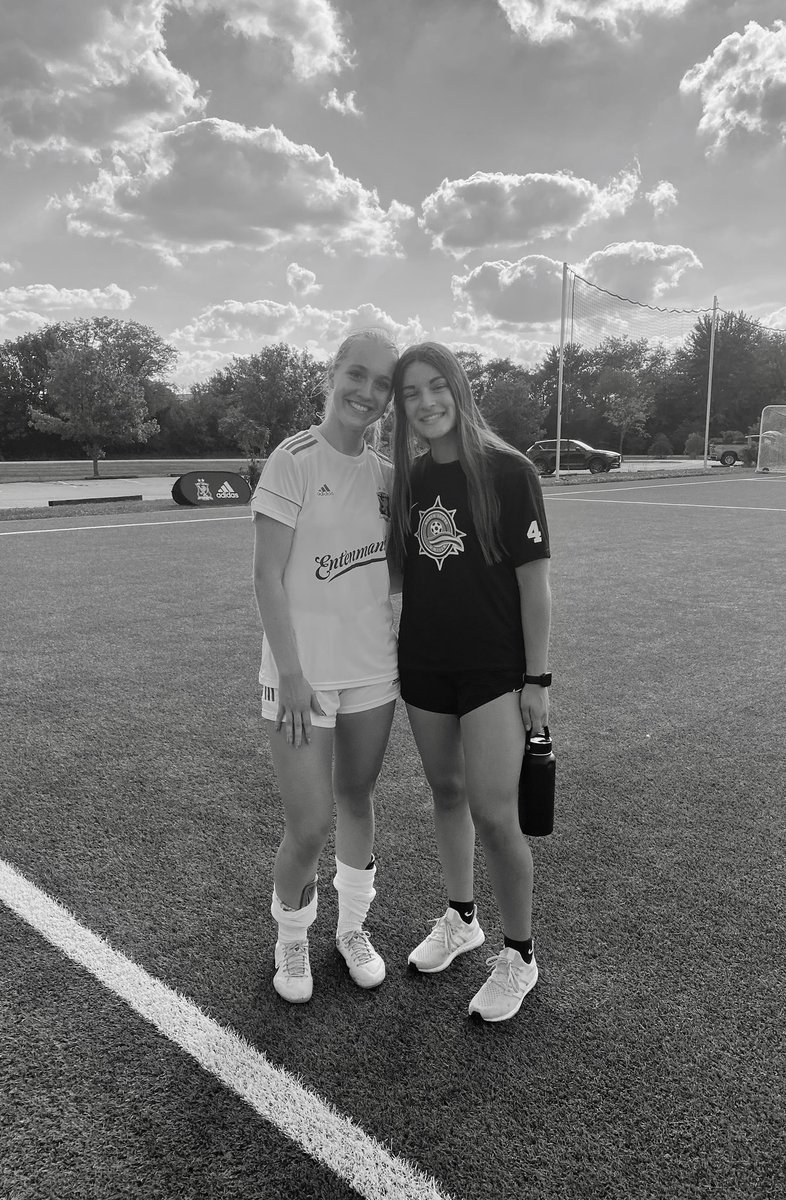 gkittel4's tweet photo. Teammates 🔜 @BSUBeaverSoccer !!!!
So fun seeing you today :) https://t.co/6nKl0UTEdn