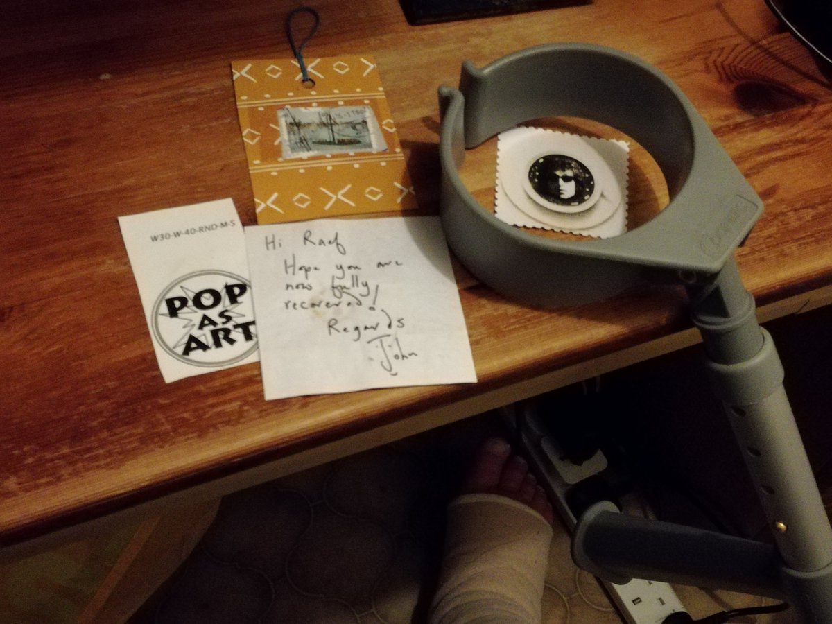 RaefWrites's tweet photo. Yo, zine folks is good folks! Thank you to @popasart for this quirky little surprise, which arrived in the post the other day. Very kind of ya.
#zines #Coventry #PopAsArt https://t.co/YHSMYWNCa8