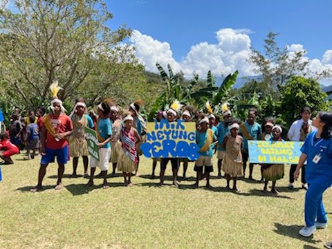 A summary of our incredible Indonesia trip:
27000 miles
21 flights
14 days
13 time zones
11 towns/cities
10 lectures/sermons
4 Komodo dragons
3 grass/water landings
1 amazing God