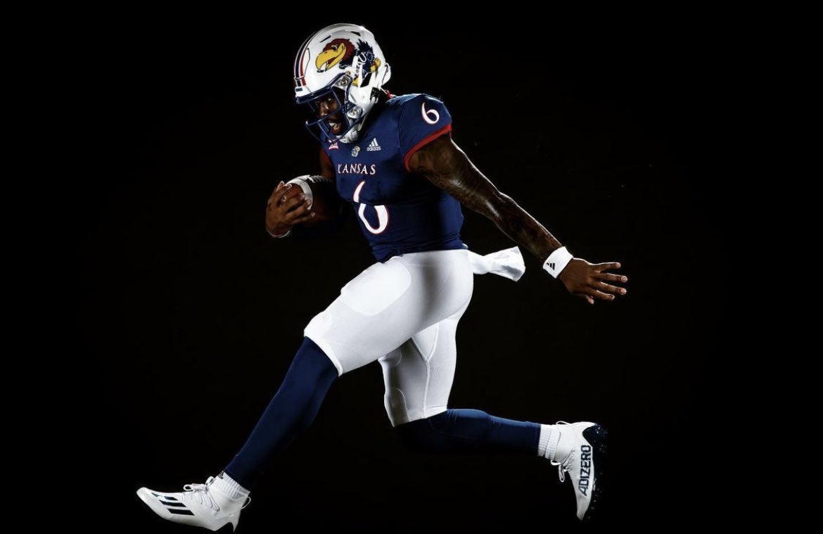 itsAdamRYoung's tweet photo. THE KU FOOTBALL JAYHAWKS ARE 2-0 FOR THE FIRST TIME IN 11 YEAR!!!
#RockChalk #kufootball https://t.co/nC1KETB0lb
