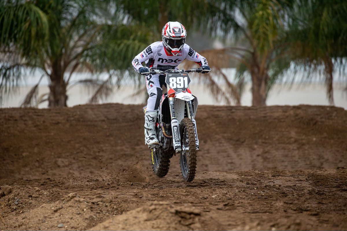 justinbogle19's tweet photo. Giddy up partner 🤠🍻 https://t.co/ZQbzqTDn4Y
