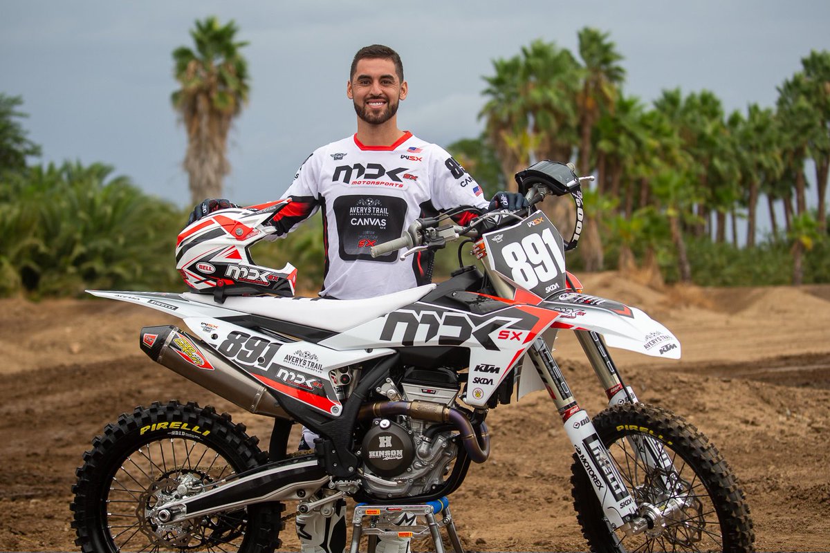 justinbogle19's tweet photo. Giddy up partner 🤠🍻 https://t.co/ZQbzqTDn4Y