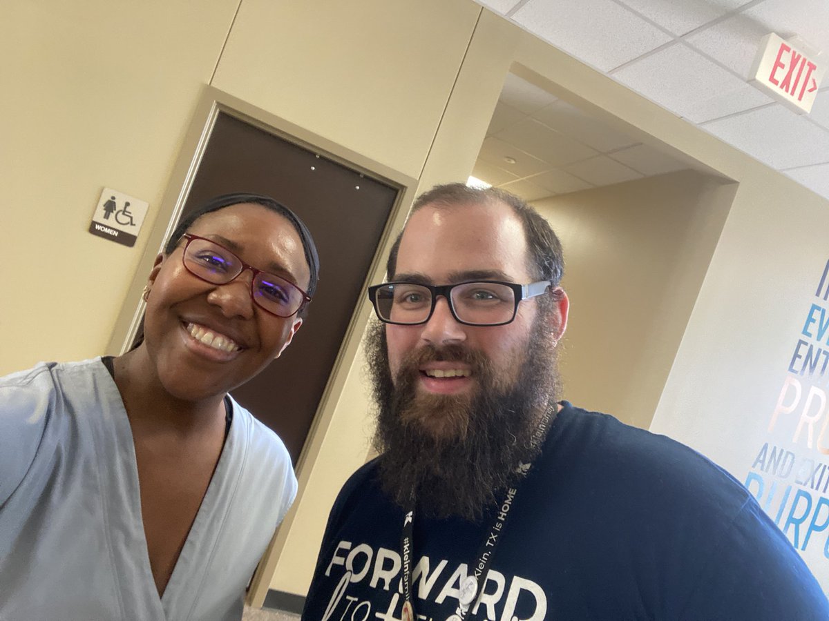 StrackOrchestra's tweet photo. Spent the day curriculum planning at @kleinfinearts and ran into my @StrackKISD colleague Mr. Pringle! π¨πΆ
#StrackFineArts #StrackArt https://t.co/x5Gi6n559k