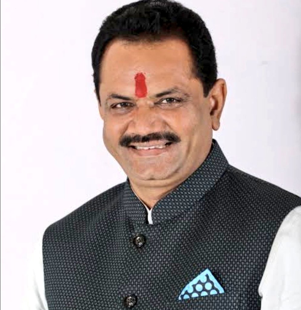 jdchauhanbjp's tweet photo. ગુજરાત સરકારના કેબિનેટ મંત્રી તથા ગુજરાત ભાજપના પૂર્વ અધ્યક્ષ શ્રી જીતુભાઈ વાઘાણી જી ને જન્મદિવસની ખુબ શુભેચ્છાઓ. 

ભગવાન તમને ખુશાલ અને લાંબુ જીવન આપે તેવી પ્રાર્થના.

@jitu_vaghani @BJP4Gujarat https://t.co/7hrvyCoN5e