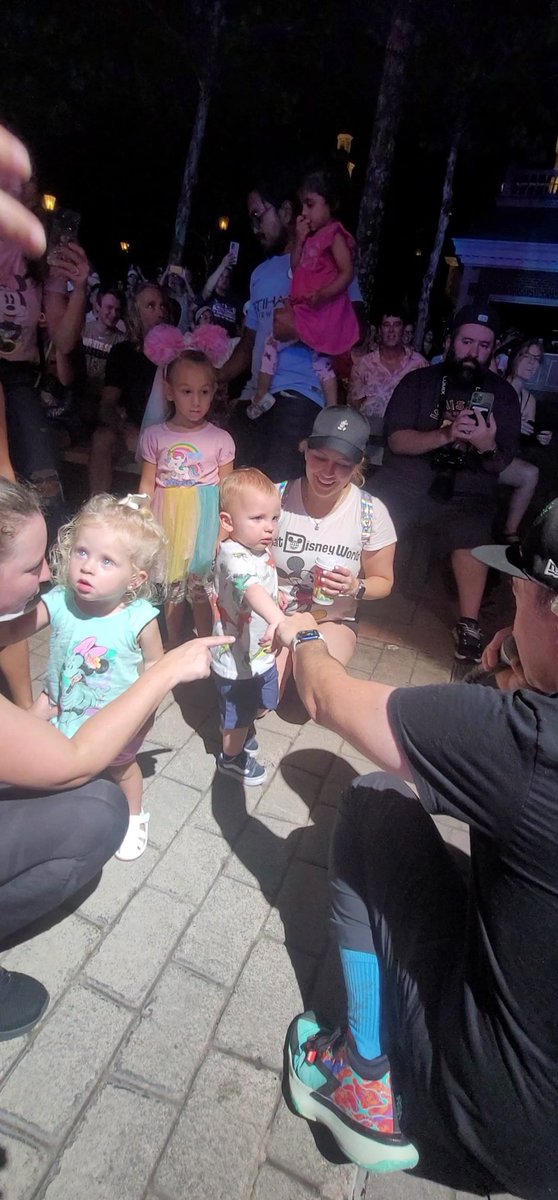JillyBean4179's tweet photo. @Hoobastank thanks for 6 great shows at EPCOT! It isn't a rock show til you fist bump toddlers 🤣 See you in 7 weeks! https://t.co/I02tf3oohe