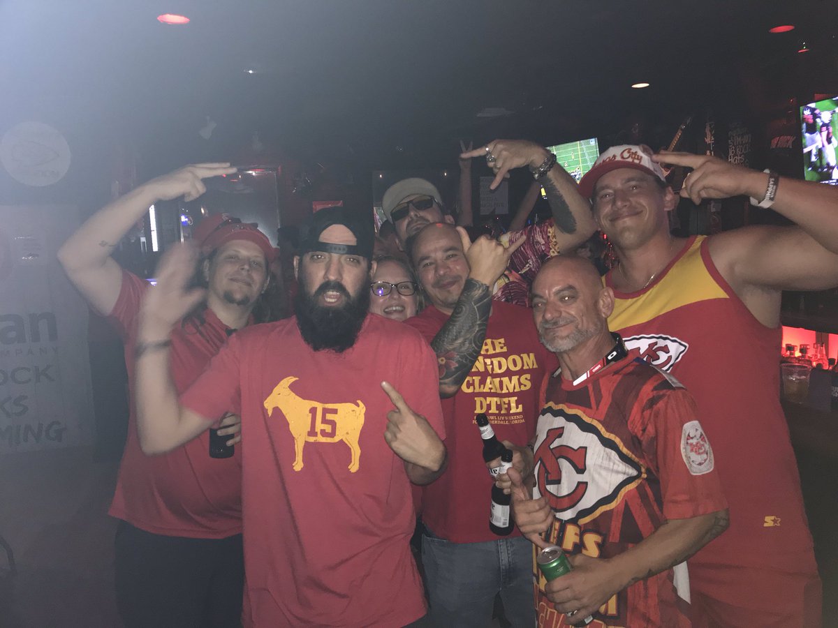 magic_mahomes's tweet photo. WELCOME TO PRL!
@bbq_kc, @JBside13, @ChiefsAholic & EVERYONE!
#KCvsAZ 🌵 | #DesertTakeover
🙏🏽 #ChiefsKingdom ❤️💛 https://t.co/fiXp2JzfHG