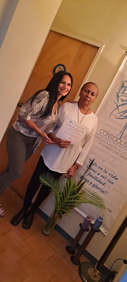 terapiaple1's tweet photo. Felicidades, una nueva practicante de Access Bars 😁🥰😍 https://t.co/zjhDVBsxTc