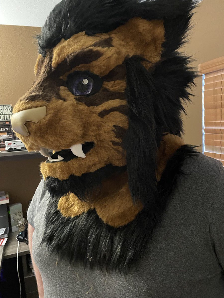 FerretGoesDook's tweet photo. Introducing my lovely Hrothgar husband @Skyedrin !! Second fursuit head is complete <3 so happy with how it turned out~~ https://t.co/yHazu27tDi